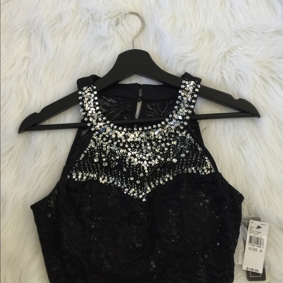 Beautiful top - Picture 7 of 8